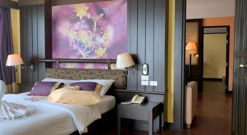 Sarita Chalet & Spa Hotel - Sha Extra Plus Jomtien Beach Exterior foto