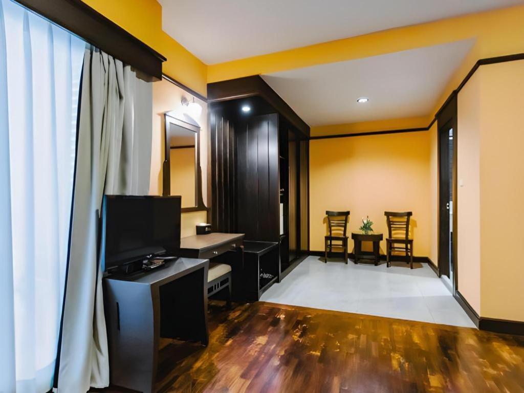 Sarita Chalet & Spa Hotel - Sha Extra Plus Jomtien Beach Exterior foto